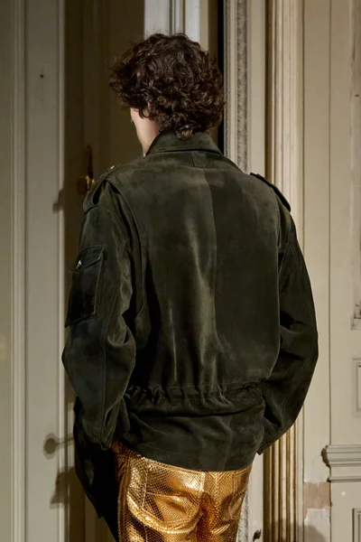 Look 76